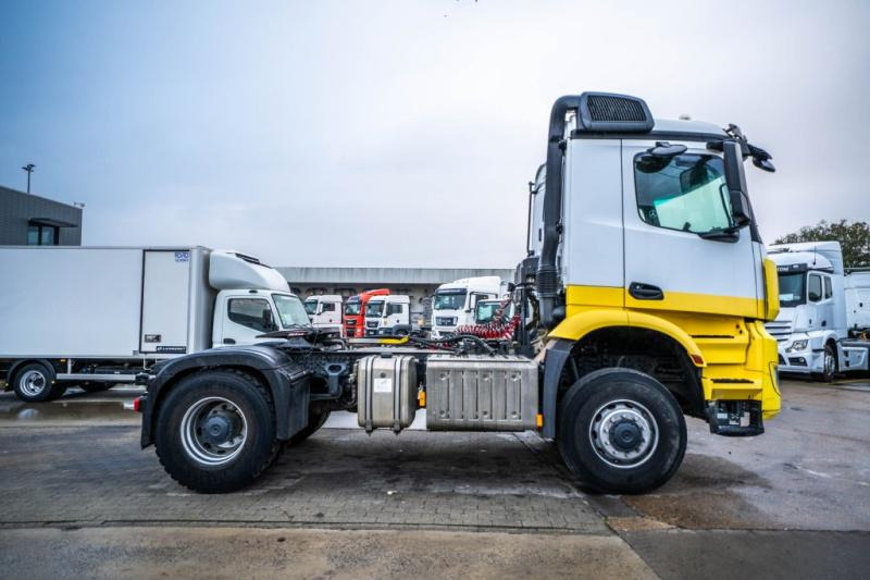 Mercedes AROCS 2045 AS (cardan) - Tegljač: slika 3 Mercedes AROCS 2045 AS (cardan) - Tegljač: slika 3