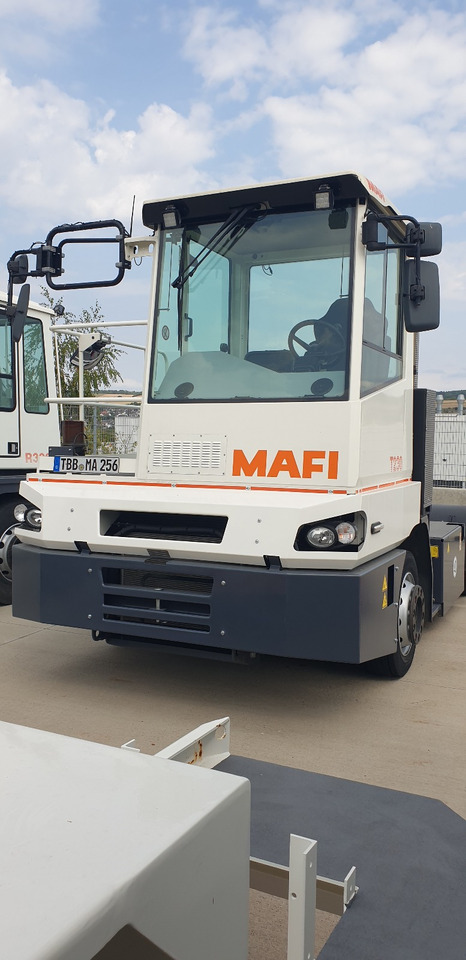 MAFI T230 - Terminalni traktor: slika 1 MAFI T230 - Terminalni traktor: slika 1