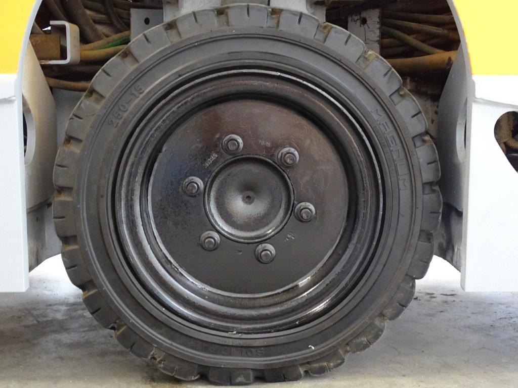 Hubtex DQ45-G - TRIPLEX - Viljuškar sa 4 strane: slika 2 Hubtex DQ45-G - TRIPLEX - Viljuškar sa 4 strane: slika 2