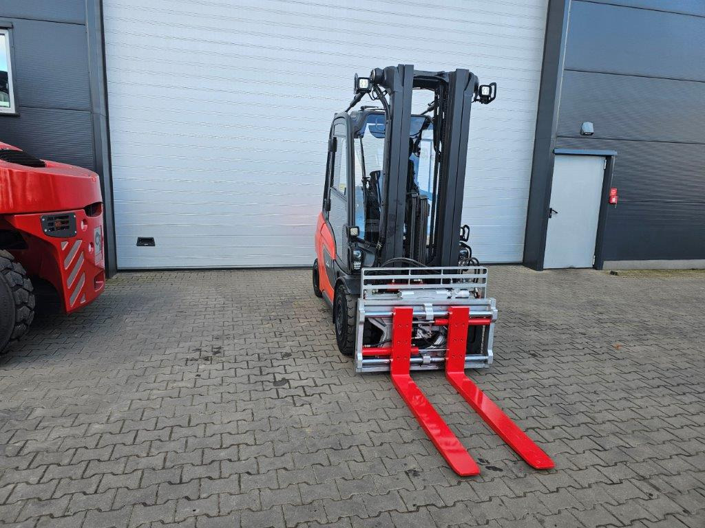 Linde H35D-01 - TRIPLEX - NEU MODEL - Dizel viljuškar: slika 4 Linde H35D-01 - TRIPLEX - NEU MODEL - Dizel viljuškar: slika 4