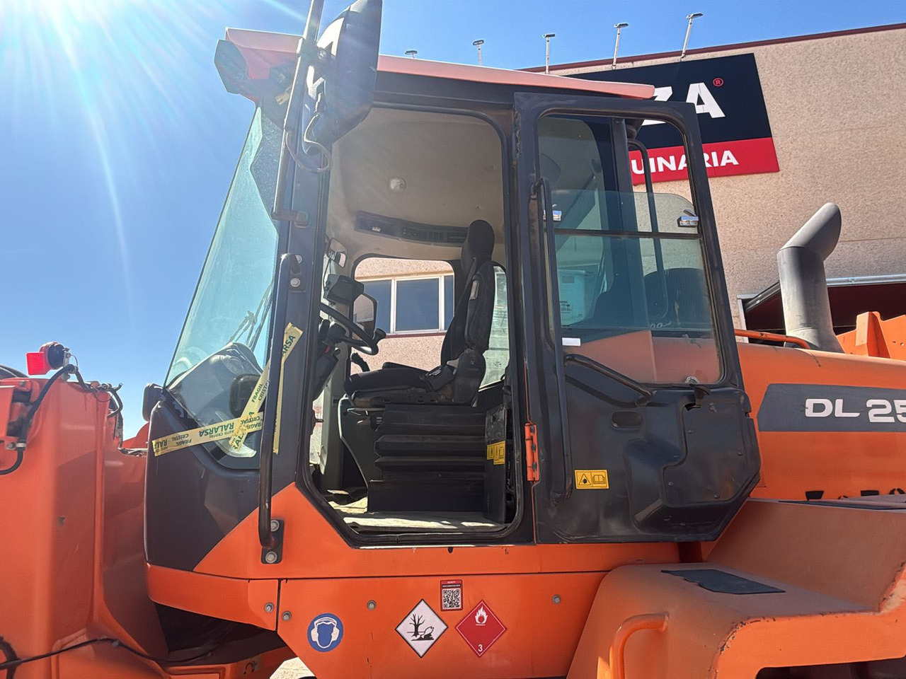 Utovarivač točkaš DOOSAN DL250-3: slika 9