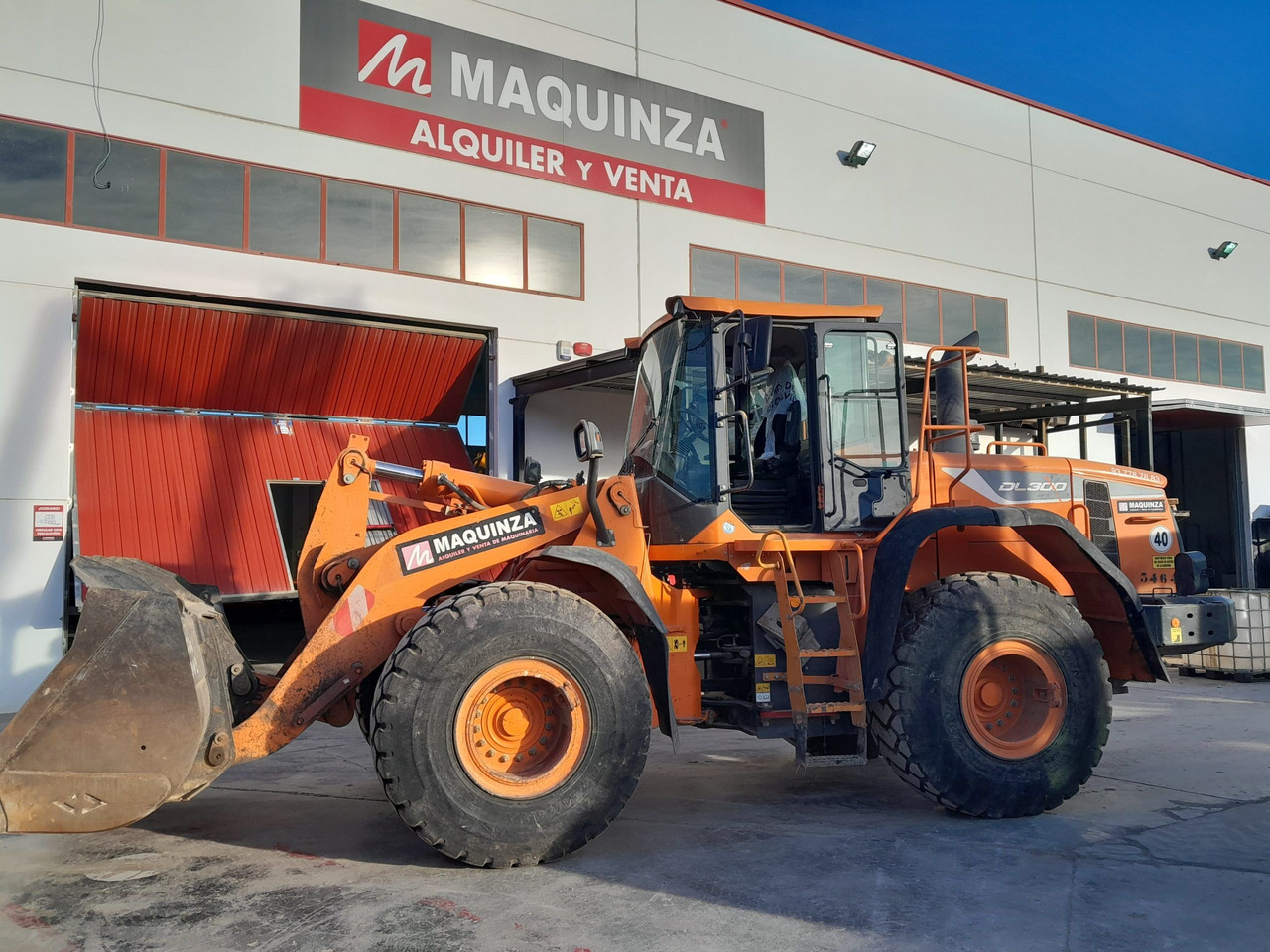 DOOSAN DL300 L/AUX - Utovarivač točkaš: slika 3 DOOSAN DL300 L/AUX - Utovarivač točkaš: slika 3