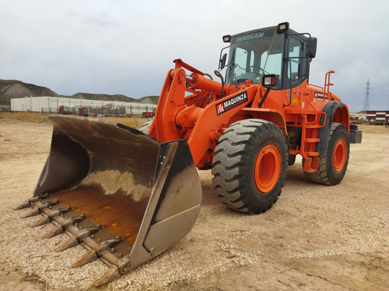 DOOSAN DL300 - Druga mašina: slika 1 DOOSAN DL300 - Druga mašina: slika 1