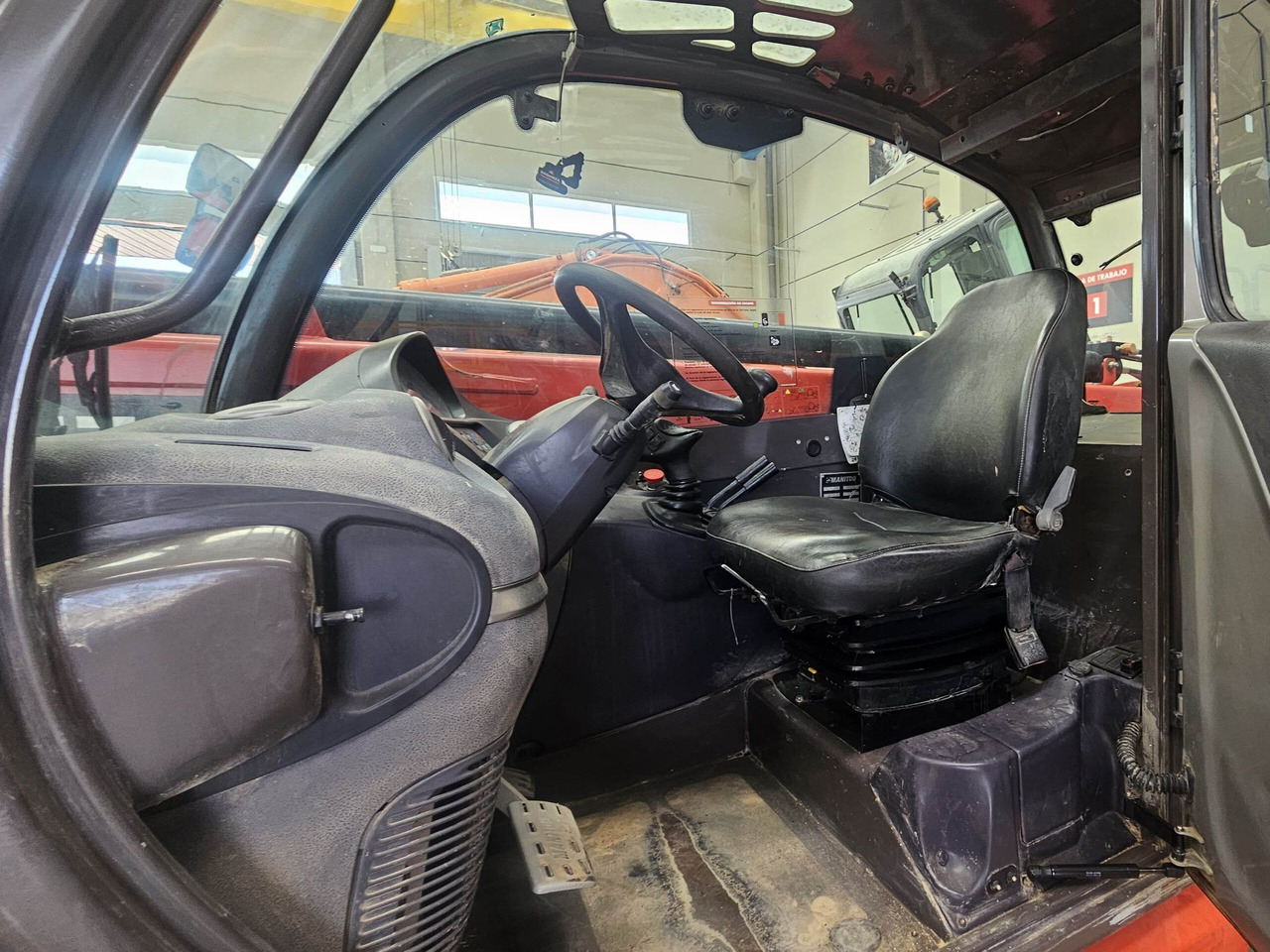 MANITOU MT1335 EASY - Teleskopski upravljač: slika 4 MANITOU MT1335 EASY - Teleskopski upravljač: slika 4