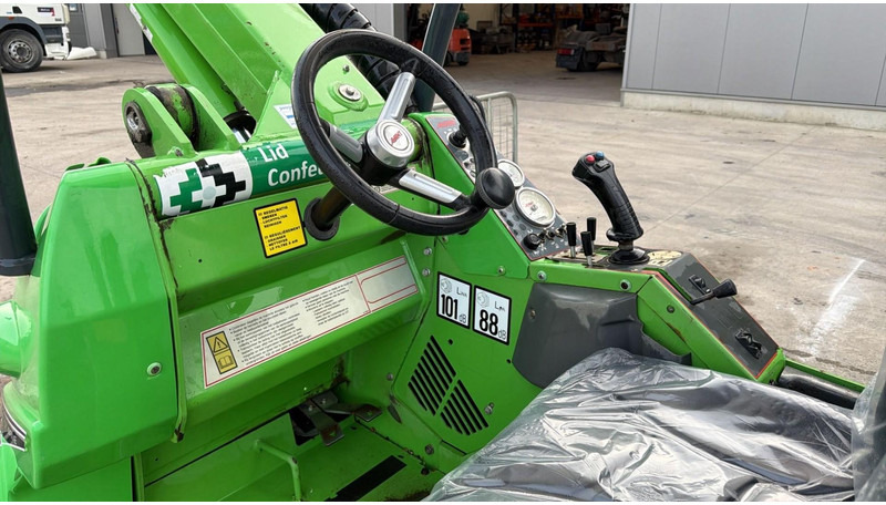 Kompaktni utovarivač guseničar Avant 745 TDL (BELGIAN MACHINE / TOP CONDITION / 4X4 OPTIDRIVE / INCL ATTACHMENTS): slika 10 Kompaktni utovarivač guseničar Avant 745 TDL (BELGIAN MACHINE / TOP CONDITION / 4X4 OPTIDRIVE / INCL ATTACHMENTS): slika 10