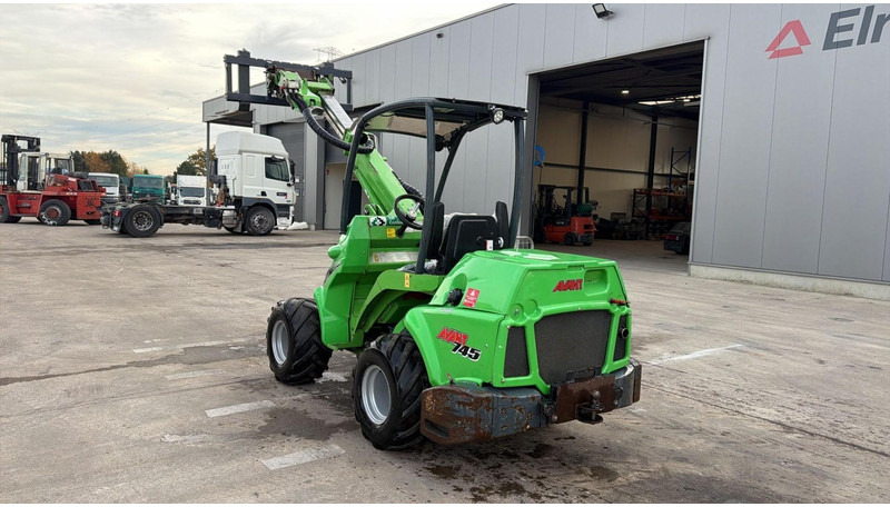 Kompaktni utovarivač guseničar Avant 745 TDL (BELGIAN MACHINE / TOP CONDITION / 4X4 OPTIDRIVE / INCL ATTACHMENTS): slika 6 Kompaktni utovarivač guseničar Avant 745 TDL (BELGIAN MACHINE / TOP CONDITION / 4X4 OPTIDRIVE / INCL ATTACHMENTS): slika 6