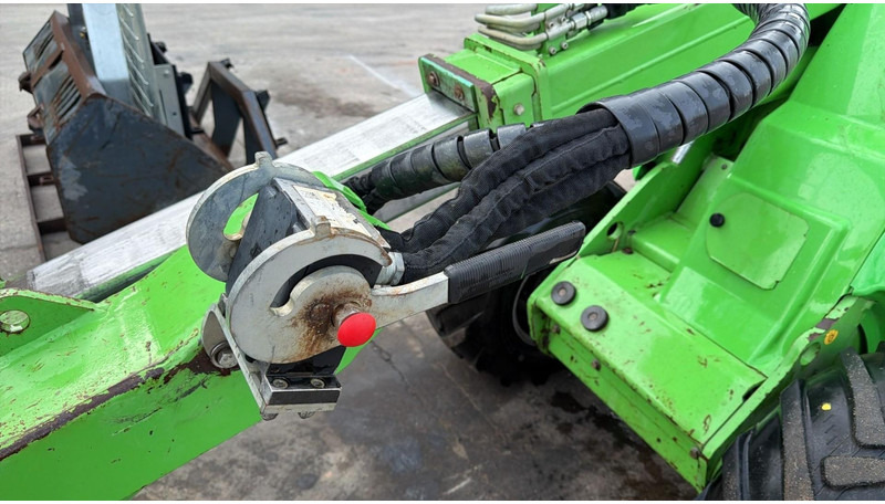 Kompaktni utovarivač guseničar Avant 745 TDL (BELGIAN MACHINE / TOP CONDITION / 4X4 OPTIDRIVE / INCL ATTACHMENTS): slika 14 Kompaktni utovarivač guseničar Avant 745 TDL (BELGIAN MACHINE / TOP CONDITION / 4X4 OPTIDRIVE / INCL ATTACHMENTS): slika 14