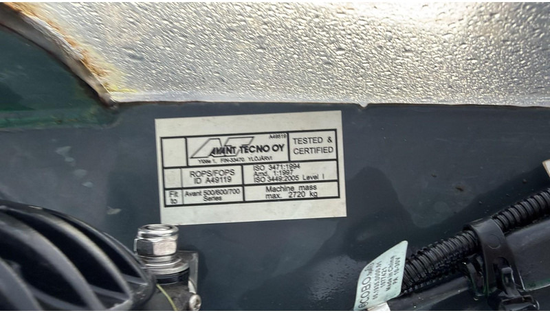 Kompaktni utovarivač guseničar Avant 745 TDL (BELGIAN MACHINE / TOP CONDITION / 4X4 OPTIDRIVE / INCL ATTACHMENTS): slika 16 Kompaktni utovarivač guseničar Avant 745 TDL (BELGIAN MACHINE / TOP CONDITION / 4X4 OPTIDRIVE / INCL ATTACHMENTS): slika 16