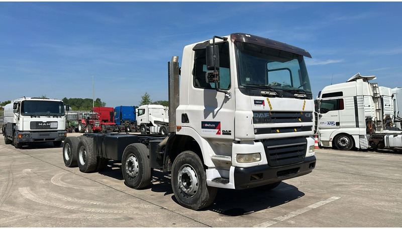 DAF 85 CF 430 (EURO 3 / MANUAL GEARBOX / BOITE MANUELLE / BIG HUB / 8X4 / STEEL SUSP. / LAMES) - Kamion sa golom šasijom i zatvorenom kabinom: slika 5 DAF 85 CF 430 (EURO 3 / MANUAL GEARBOX / BOITE MANUELLE / BIG HUB / 8X4 / STEEL SUSP. / LAMES) - Kamion sa golom šasijom i zatvorenom kabinom: slika 5