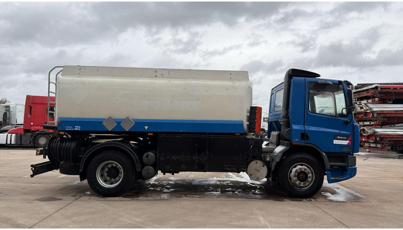 DAF CF 75.290 (15000L / 2 COMPARTIMENTS / MANUAL PUMP / EURO 2 / MANUAL GEARBOX) - Kamion cisterna: slika 3 DAF CF 75.290 (15000L / 2 COMPARTIMENTS / MANUAL PUMP / EURO 2 / MANUAL GEARBOX) - Kamion cisterna: slika 3