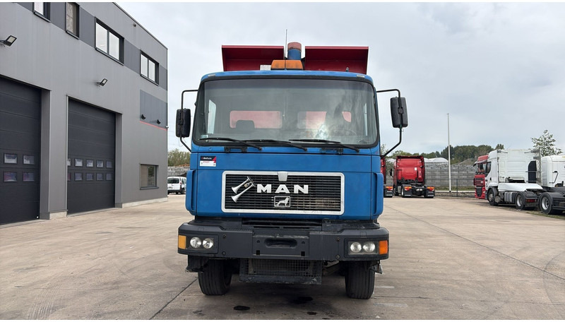 MAN 32.343 (LAMES / STEEL SUSP. / 8X4 / GRAND PONT / BIG AXLE) - Istovarivač: slika 4 MAN 32.343 (LAMES / STEEL SUSP. / 8X4 / GRAND PONT / BIG AXLE) - Istovarivač: slika 4