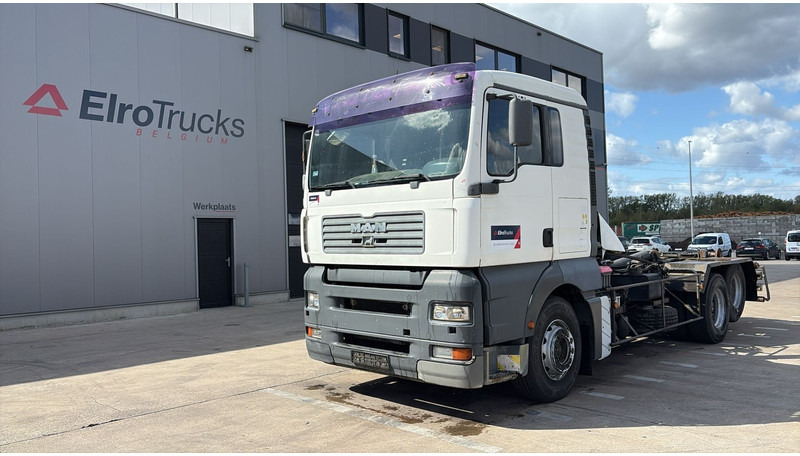 MAN TGA 28.480 (MANUAL PUMP / POMPE MANUELLE / BOITE MANUAL / MANUAL GEARBOX) - Kamion sa golom šasijom i zatvorenom kabinom: slika 1 MAN TGA 28.480 (MANUAL PUMP / POMPE MANUELLE / BOITE MANUAL / MANUAL GEARBOX) - Kamion sa golom šasijom i zatvorenom kabinom: slika 1