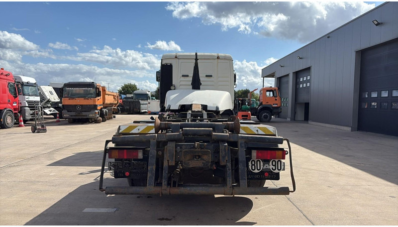 MAN TGA 28.480 (MANUAL PUMP / POMPE MANUELLE / BOITE MANUAL / MANUAL GEARBOX) - Kamion sa golom šasijom i zatvorenom kabinom: slika 5 MAN TGA 28.480 (MANUAL PUMP / POMPE MANUELLE / BOITE MANUAL / MANUAL GEARBOX) - Kamion sa golom šasijom i zatvorenom kabinom: slika 5