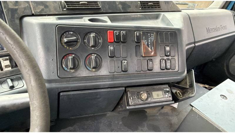 Lizing Mercedes-Benz ACTROS 2531 (16000 L / GRAND PONT / EPS / 6X2 / 3 PEDALES / V6) Mercedes-Benz ACTROS 2531 (16000 L / GRAND PONT / EPS / 6X2 / 3 PEDALES / V6): slika 18 Lizing Mercedes-Benz ACTROS 2531 (16000 L / GRAND PONT / EPS / 6X2 / 3 PEDALES / V6) Mercedes-Benz ACTROS 2531 (16000 L / GRAND PONT / EPS / 6X2 / 3 PEDALES / V6): slika 18