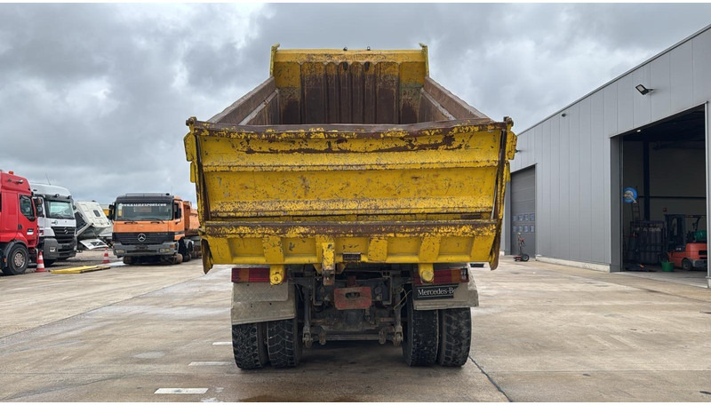 Mercedes-Benz ACTROS 2640 (EPS / LAMES / GRAND PONT / 6X4 / 3 PEDALES) - Istovarivač: slika 5 Mercedes-Benz ACTROS 2640 (EPS / LAMES / GRAND PONT / 6X4 / 3 PEDALES) - Istovarivač: slika 5