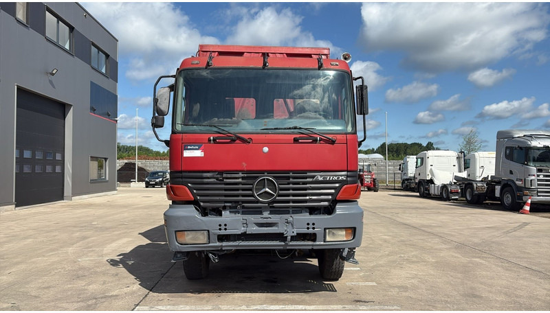 Mercedes-Benz ACTROS 3243 (8X6 / LAMES / GRAND PONT / GRAND BENNE / 3 PONTS / TRES BONNE ETAT) - Istovarivač: slika 2 Mercedes-Benz ACTROS 3243 (8X6 / LAMES / GRAND PONT / GRAND BENNE / 3 PONTS / TRES BONNE ETAT) - Istovarivač: slika 2