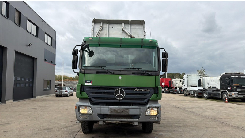 Mercedes-Benz Actros 3246 (EPS / LAMES / GRAND PONT / V6 / MP2 / 3 PEDALES) - Istovarivač: slika 2 Mercedes-Benz Actros 3246 (EPS / LAMES / GRAND PONT / V6 / MP2 / 3 PEDALES) - Istovarivač: slika 2