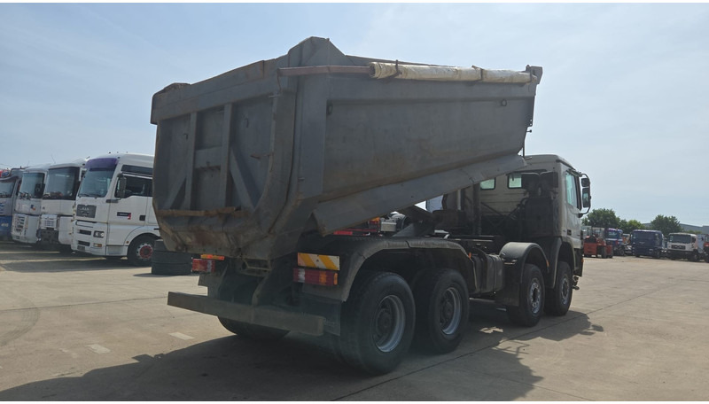 Mercedes-Benz Actros 4141 (EPS / 8X6 / GRAND PONT / BIG AXLE / LAMES / STEEL / V6) - Istovarivač: slika 5 Mercedes-Benz Actros 4141 (EPS / 8X6 / GRAND PONT / BIG AXLE / LAMES / STEEL / V6) - Istovarivač: slika 5