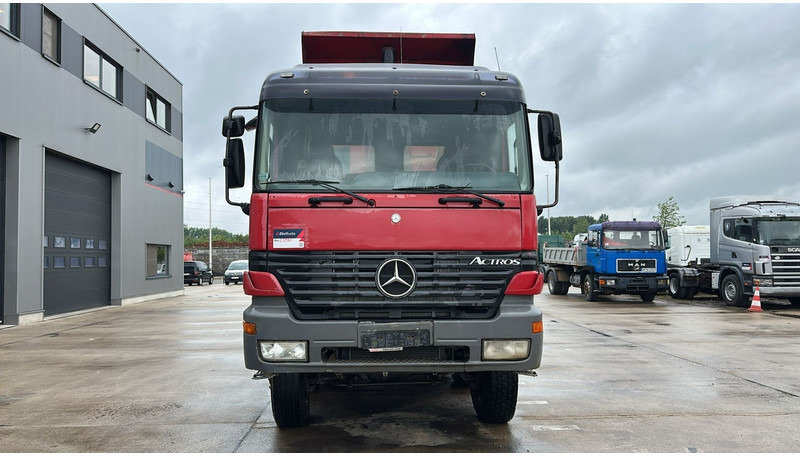 Mercedes-Benz Actros 4143 (BOITE MANUELLE / 8X8 / MANUAL GEARBOX / LAMES / GRAND PONT / BIG AXLE) - Istovarivač: slika 2 Mercedes-Benz Actros 4143 (BOITE MANUELLE / 8X8 / MANUAL GEARBOX / LAMES / GRAND PONT / BIG AXLE) - Istovarivač: slika 2