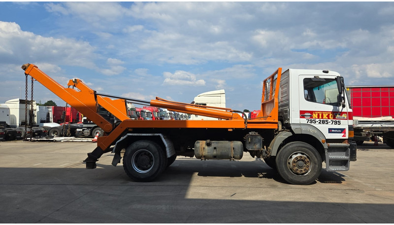 Mercedes-Benz Atego 1823 (BIG AXLE / STEEL SUSP. / LAMES / BOITE MANUELLE / MANUAL GETRIEBE) - Kamion za prevoz kontejnera/ Kamion sa promenjivim sandukom: slika 4 Mercedes-Benz Atego 1823 (BIG AXLE / STEEL SUSP. / LAMES / BOITE MANUELLE / MANUAL GETRIEBE) - Kamion za prevoz kontejnera/ Kamion sa promenjivim sandukom: slika 4