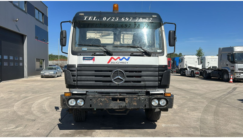 Mercedes-Benz SK 1820 (POMPE MANUELLE / LAMES / GRAND PONT / TRES PROPRE) - Istovarivač: slika 2 Mercedes-Benz SK 1820 (POMPE MANUELLE / LAMES / GRAND PONT / TRES PROPRE) - Istovarivač: slika 2