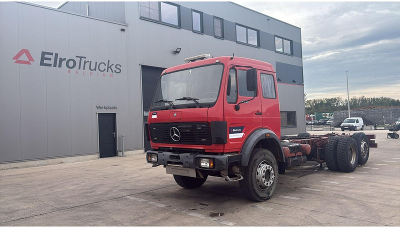 Mercedes-Benz SK 2233 (GRAND PONT / V8 AVEC 2X TURBO / BIG AXLE) - Kamion sa golom šasijom i zatvorenom kabinom: slika 1 Mercedes-Benz SK 2233 (GRAND PONT / V8 AVEC 2X TURBO / BIG AXLE) - Kamion sa golom šasijom i zatvorenom kabinom: slika 1
