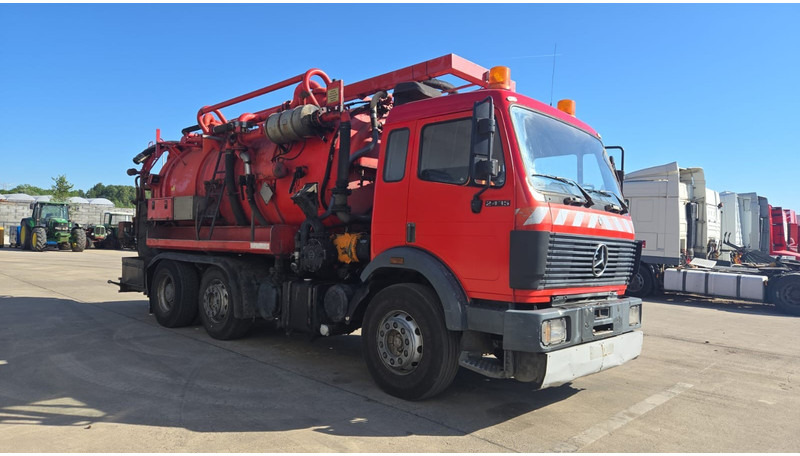 Mercedes-Benz SK 2435 (15.000 L / V8 AVEC 2X TURBO / BOITE MANUELLE / TRES BONNE ETAT / GRAND PONT) - Vakuumska cisterna: slika 3 Mercedes-Benz SK 2435 (15.000 L / V8 AVEC 2X TURBO / BOITE MANUELLE / TRES BONNE ETAT / GRAND PONT) - Vakuumska cisterna: slika 3