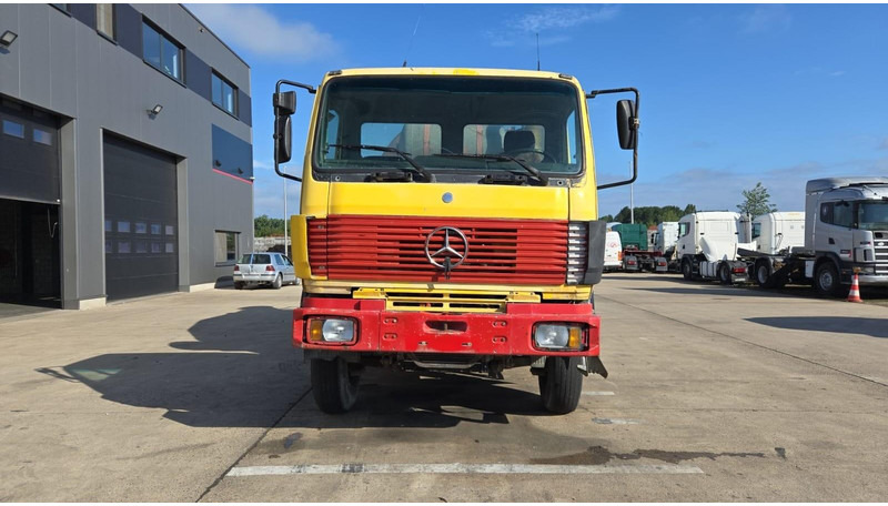 Mercedes-Benz SK 2527 (MALAXEUR / MIXER / POSSIBLE COMME CHASSIS / 6X4 / LAMES / GRAND PONT) - Mikser za beton: slika 2 Mercedes-Benz SK 2527 (MALAXEUR / MIXER / POSSIBLE COMME CHASSIS / 6X4 / LAMES / GRAND PONT) - Mikser za beton: slika 2
