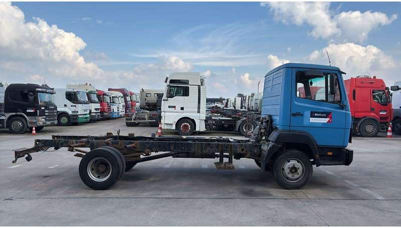 Mercedes-Benz SK 914 (EURO 2 / CHASSIS) - Kamion sa golom šasijom i zatvorenom kabinom: slika 4 Mercedes-Benz SK 914 (EURO 2 / CHASSIS) - Kamion sa golom šasijom i zatvorenom kabinom: slika 4