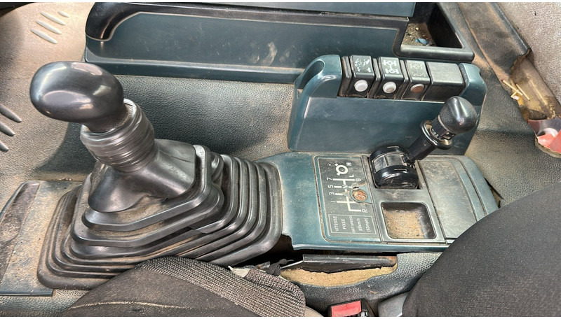 Lizing Renault Kerax 385 (POMPE MANUELLE / MANUAL PUMP / 6X4 / LAMES / GRAND PONT) Renault Kerax 385 (POMPE MANUELLE / MANUAL PUMP / 6X4 / LAMES / GRAND PONT): slika 17 Lizing Renault Kerax 385 (POMPE MANUELLE / MANUAL PUMP / 6X4 / LAMES / GRAND PONT) Renault Kerax 385 (POMPE MANUELLE / MANUAL PUMP / 6X4 / LAMES / GRAND PONT): slika 17