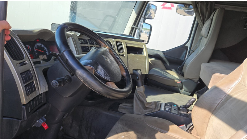 Kamion sa golom šasijom i zatvorenom kabinom Renault Premium 450 DXI (BOITE MANUELLE / MANUAL GEARBOX / 6X2 / LAMES DEVANT): slika 12