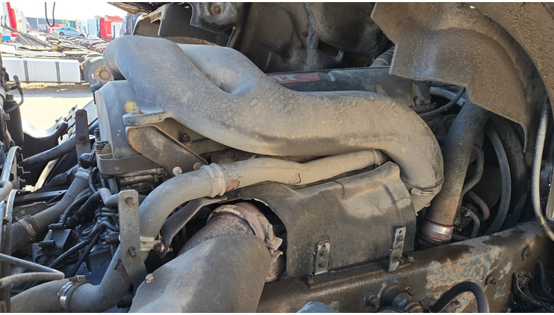 Kamion sa golom šasijom i zatvorenom kabinom Renault Premium 450 DXI (BOITE MANUELLE / MANUAL GEARBOX / 6X2 / LAMES DEVANT): slika 17