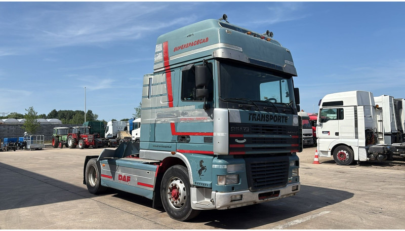 DAF XF 95.430 (EURO 3 / MANUAL GEARBOX / BOITE MANUELLE) - Tegljač: slika 3 DAF XF 95.430 (EURO 3 / MANUAL GEARBOX / BOITE MANUELLE) - Tegljač: slika 3