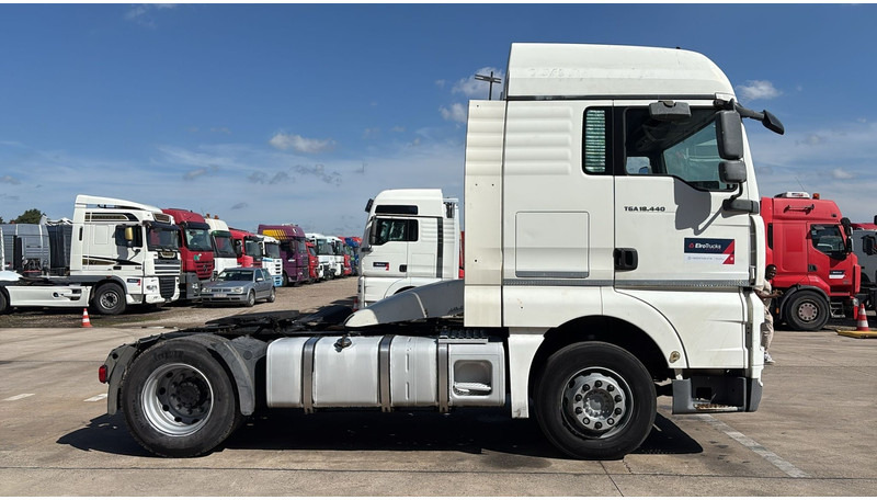 MAN TGA 18.440 (BOITE MANUELLE / MANUAL GEARBOX) - Tegljač: slika 3 MAN TGA 18.440 (BOITE MANUELLE / MANUAL GEARBOX) - Tegljač: slika 3