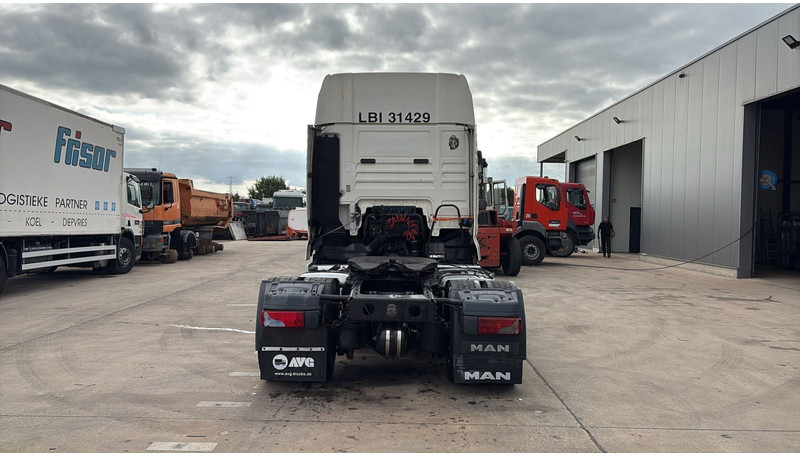 MAN TGA 18.440 (BOITE MANUELLE / PTO / POMPE HYDRAULIQUE / MANUAL GEARBOX / HYDRAULIC PUMP) - Tegljač: slika 5 MAN TGA 18.440 (BOITE MANUELLE / PTO / POMPE HYDRAULIQUE / MANUAL GEARBOX / HYDRAULIC PUMP) - Tegljač: slika 5