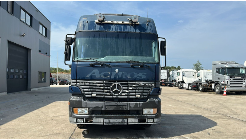 Mercedes-Benz Actros 1835 (EPS / V6 / 3 PEDALES / MP1 / PTO) - Tegljač: slika 2 Mercedes-Benz Actros 1835 (EPS / V6 / 3 PEDALES / MP1 / PTO) - Tegljač: slika 2