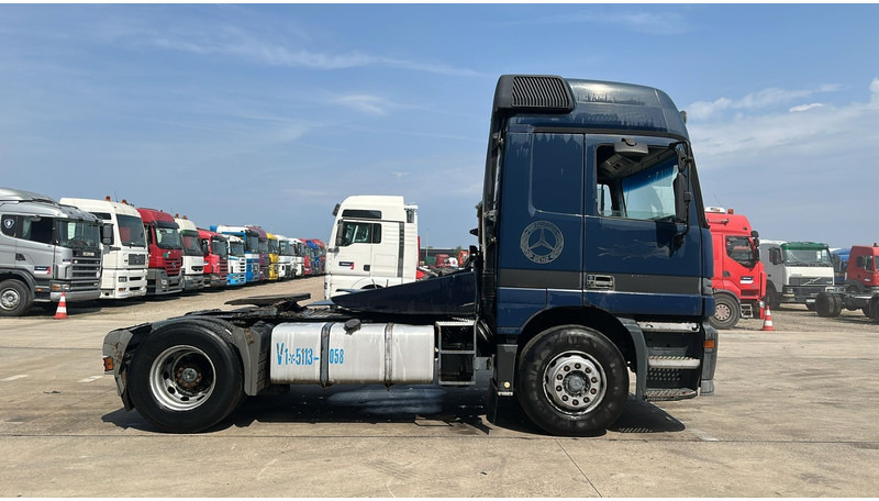 Mercedes-Benz Actros 1835 (EPS / V6 / 3 PEDALES / MP1 / PTO) - Tegljač: slika 4 Mercedes-Benz Actros 1835 (EPS / V6 / 3 PEDALES / MP1 / PTO) - Tegljač: slika 4