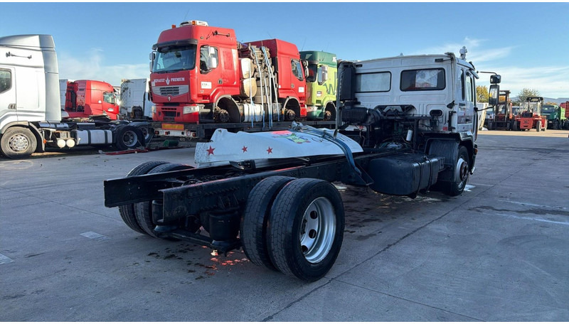 Volvo FL 6 - 220 (MANUAL GEARBOX / BOITE MANUELLE / 8 TONNES) - Kamion sa golom šasijom i zatvorenom kabinom: slika 4 Volvo FL 6 - 220 (MANUAL GEARBOX / BOITE MANUELLE / 8 TONNES) - Kamion sa golom šasijom i zatvorenom kabinom: slika 4