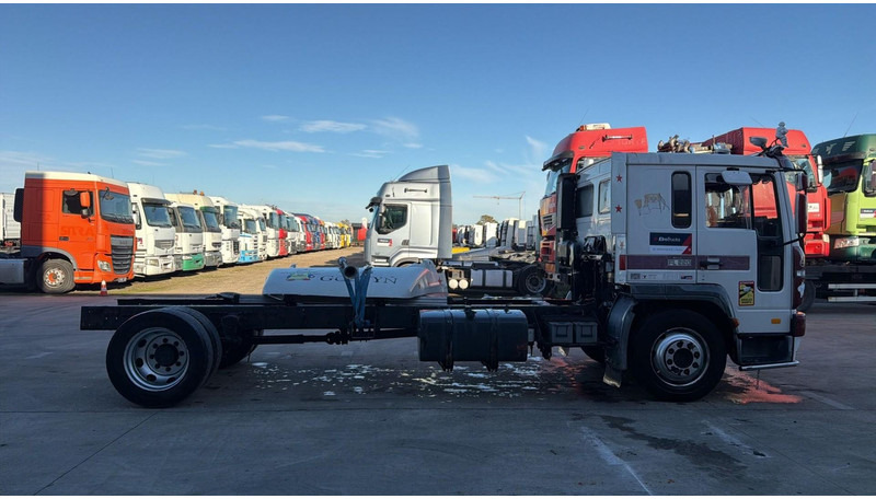 Volvo FL 6 - 220 (MANUAL GEARBOX / BOITE MANUELLE / 8 TONNES) - Kamion sa golom šasijom i zatvorenom kabinom: slika 3 Volvo FL 6 - 220 (MANUAL GEARBOX / BOITE MANUELLE / 8 TONNES) - Kamion sa golom šasijom i zatvorenom kabinom: slika 3