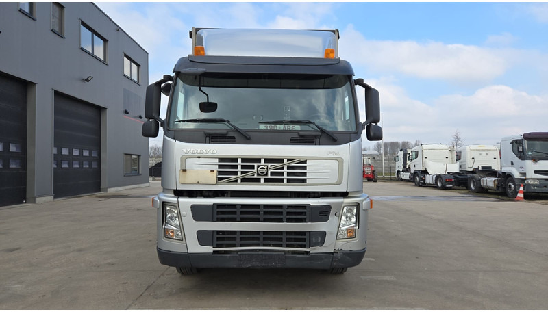 Volvo FM 400 (BELGIAN TRUCK / TECHNICAL TOP CONDITION !! / 6X2 / LIFT / EURO 5) - Kamion sa ceradom: slika 2 Volvo FM 400 (BELGIAN TRUCK / TECHNICAL TOP CONDITION !! / 6X2 / LIFT / EURO 5) - Kamion sa ceradom: slika 2