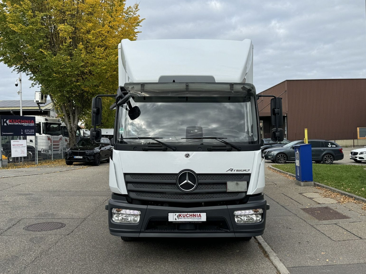 Mercedes-Benz Atego 1221 L Koffer 6,1m LBW AHK Klima TOP - Kamion sa zatvorenim sandukom: slika 2 Mercedes-Benz Atego 1221 L Koffer 6,1m LBW AHK Klima TOP - Kamion sa zatvorenim sandukom: slika 2