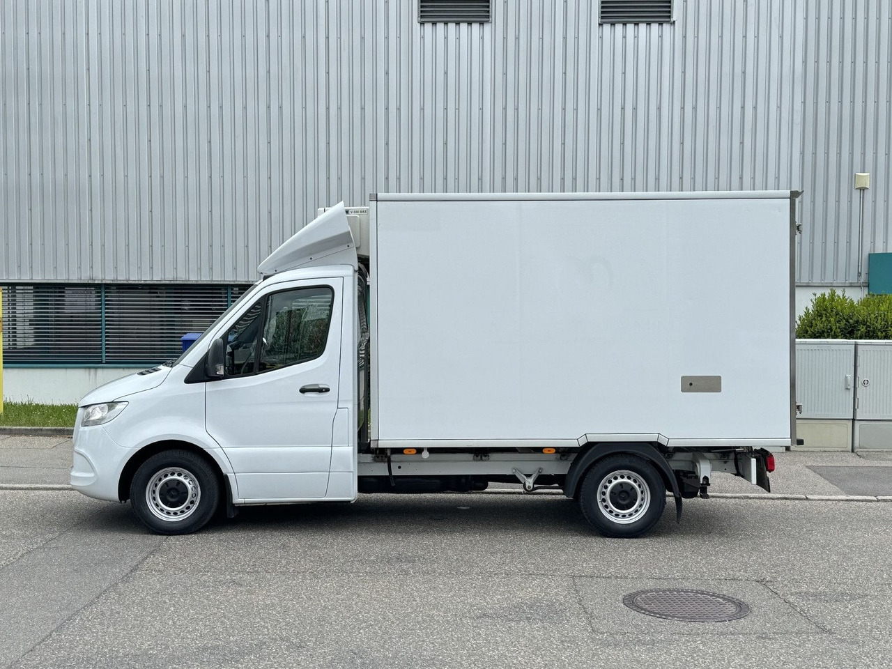 Mercedes-Benz Sprinter 316 Tiefkühl 3,3m TK V-500 MAX Luftgef. - Dostavno vozilo hladnjača: slika 4 Mercedes-Benz Sprinter 316 Tiefkühl 3,3m TK V-500 MAX Luftgef. - Dostavno vozilo hladnjača: slika 4