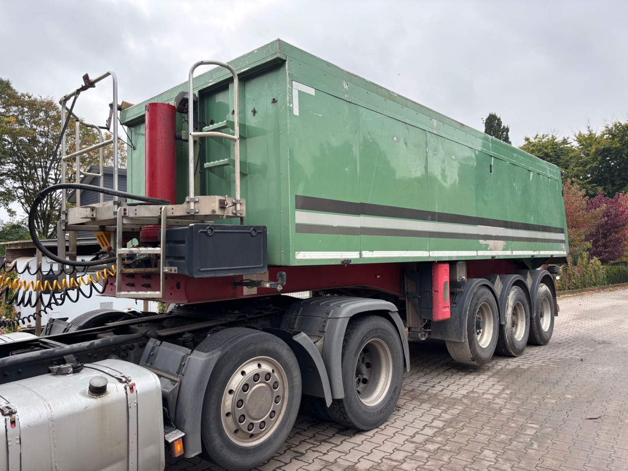 Langendorf SKA 24/30 Alu-Kippmulde, 30m³, Lift-Achse, Rollp - Poluprikolica istovarivača: slika 1 Langendorf SKA 24/30 Alu-Kippmulde, 30m³, Lift-Achse, Rollp - Poluprikolica istovarivača: slika 1