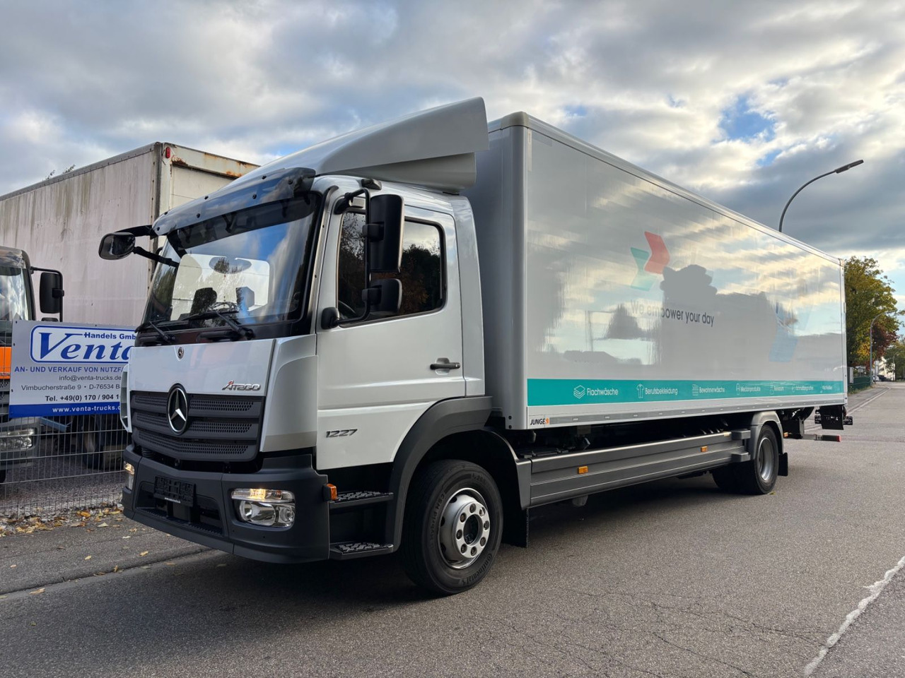 Mercedes-Benz Atego III 1227L, Euro-6, 2xAHK, Klima, Abbiegeas - Kamion sa zatvorenim sandukom: slika 1 Mercedes-Benz Atego III 1227L, Euro-6, 2xAHK, Klima, Abbiegeas - Kamion sa zatvorenim sandukom: slika 1
