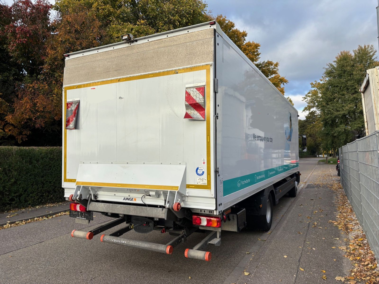 Mercedes-Benz Atego III 1227L, Euro-6, 2xAHK, Klima, Abbiegeas - Kamion sa zatvorenim sandukom: slika 4 Mercedes-Benz Atego III 1227L, Euro-6, 2xAHK, Klima, Abbiegeas - Kamion sa zatvorenim sandukom: slika 4