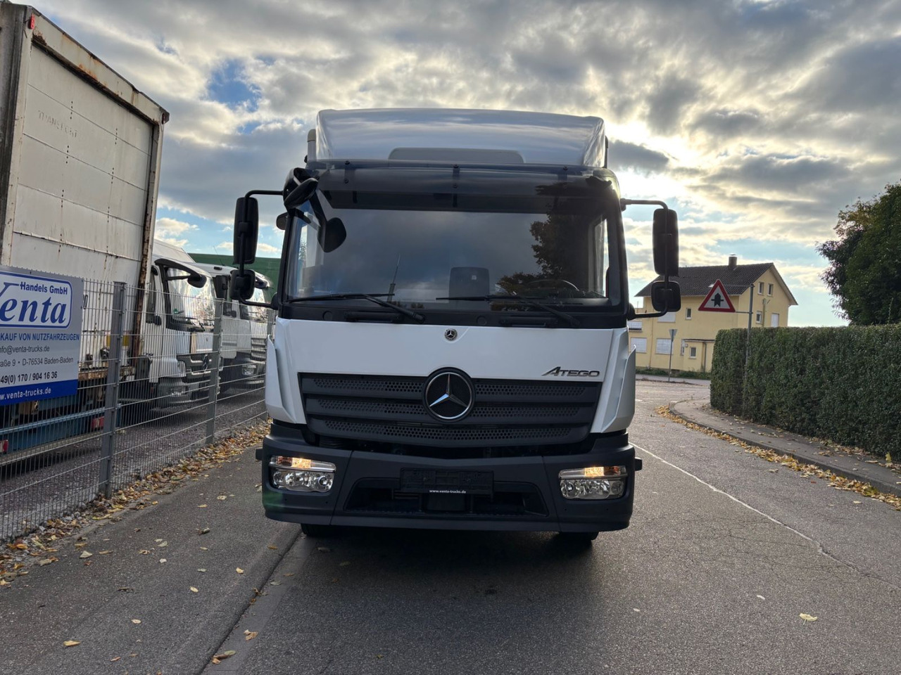 Mercedes-Benz Atego III 1227L, Euro-6, 2xAHK, Klima, Abbiegeas - Kamion sa zatvorenim sandukom: slika 2 Mercedes-Benz Atego III 1227L, Euro-6, 2xAHK, Klima, Abbiegeas - Kamion sa zatvorenim sandukom: slika 2