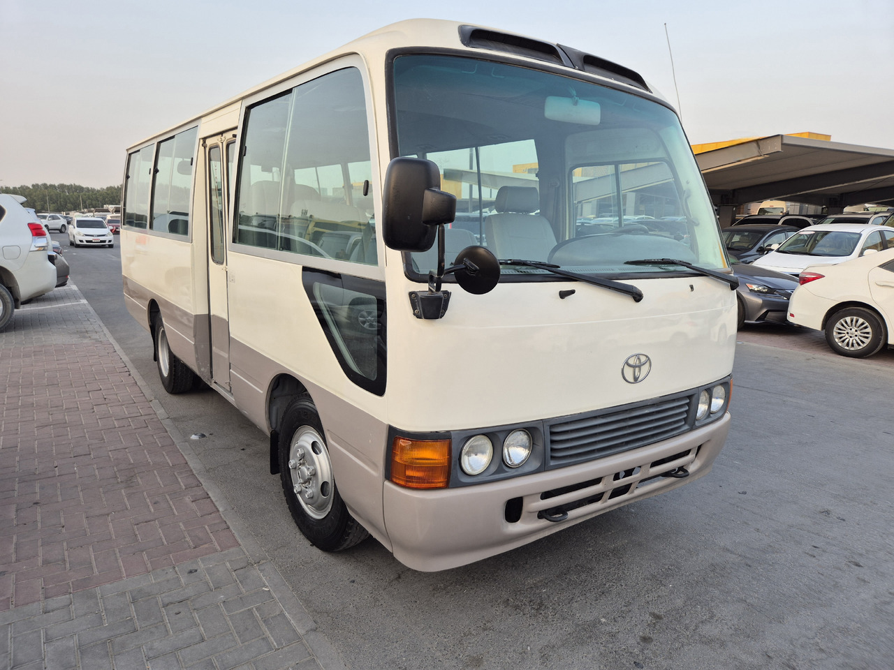 TOYOTA Coaster ... 25 places ...climatisé - Minibus, Putnički kombi: slika 1 TOYOTA Coaster ... 25 places ...climatisé - Minibus, Putnički kombi: slika 1