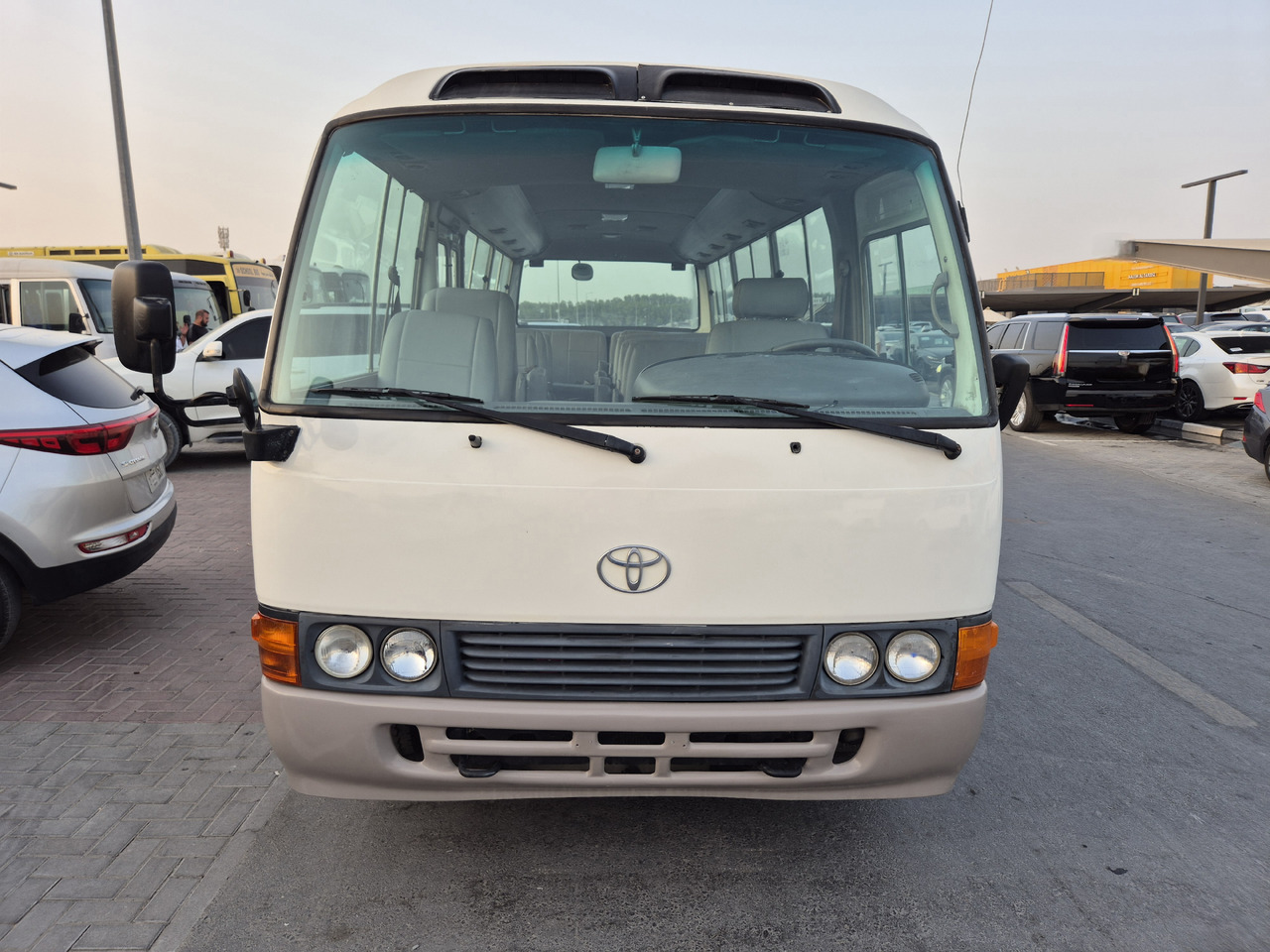 TOYOTA Coaster ... 25 places ...climatisé - Minibus, Putnički kombi: slika 4 TOYOTA Coaster ... 25 places ...climatisé - Minibus, Putnički kombi: slika 4