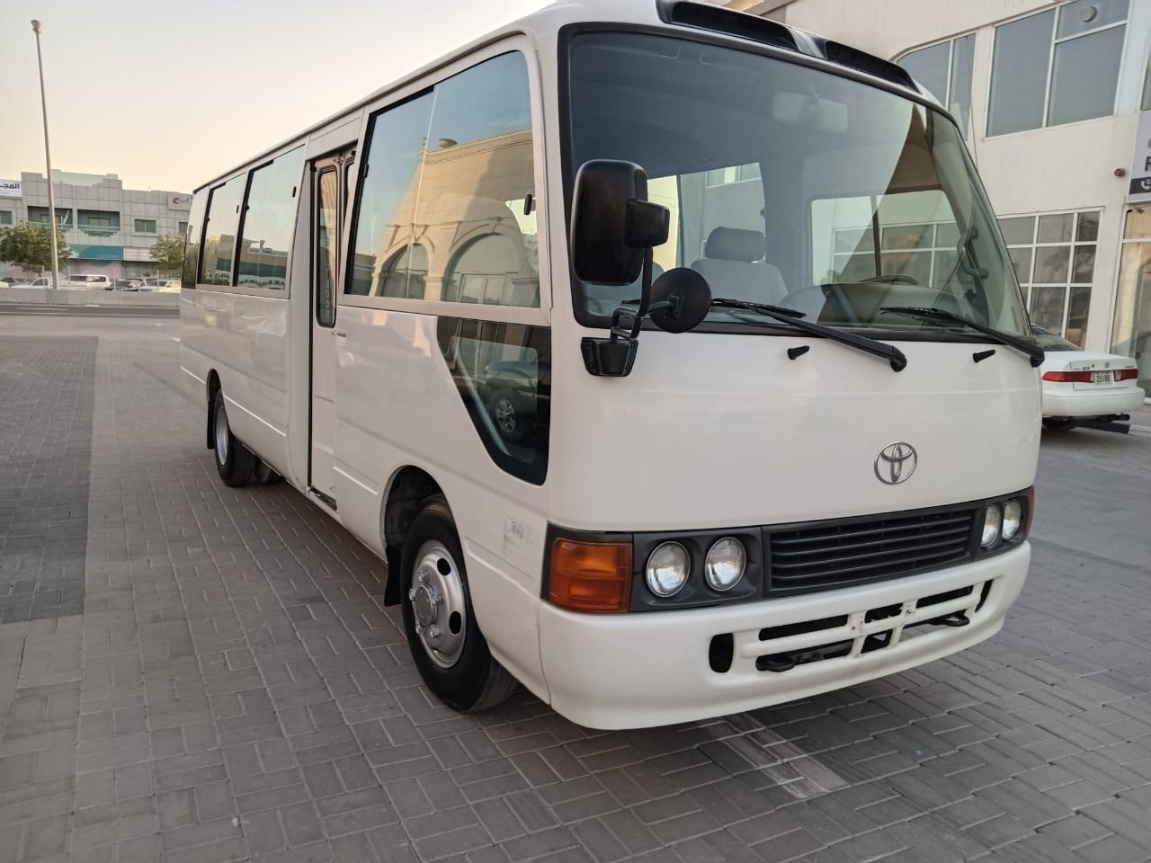 TOYOTA Coaster ... 30 places - diesel - climatisé ... BELGIQUE.. - Minibus, Putnički kombi: slika 2 TOYOTA Coaster ... 30 places - diesel - climatisé ... BELGIQUE.. - Minibus, Putnički kombi: slika 2