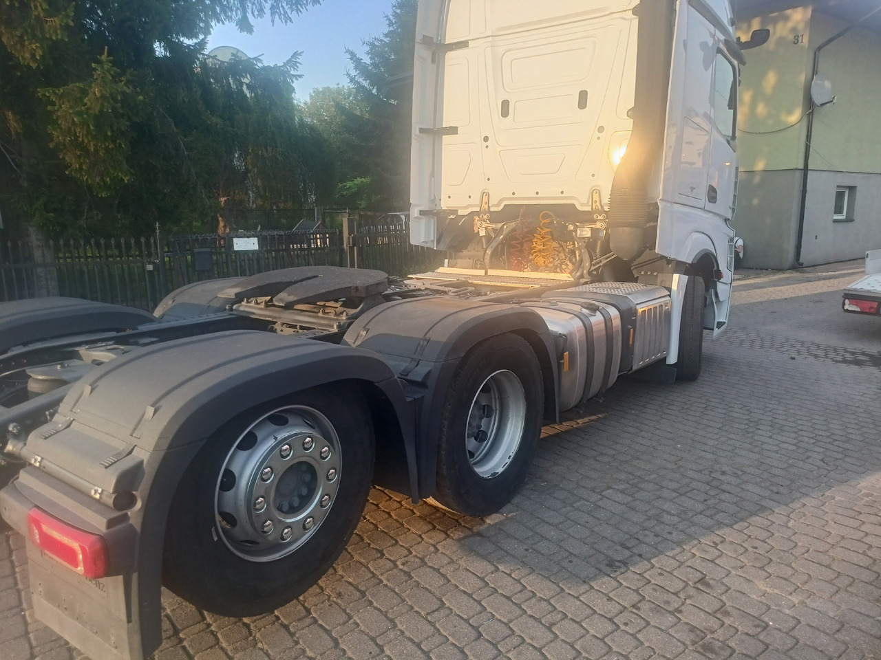 Mercedes-Benz Actros 2551 - Tegljač: slika 4 Mercedes-Benz Actros 2551 - Tegljač: slika 4